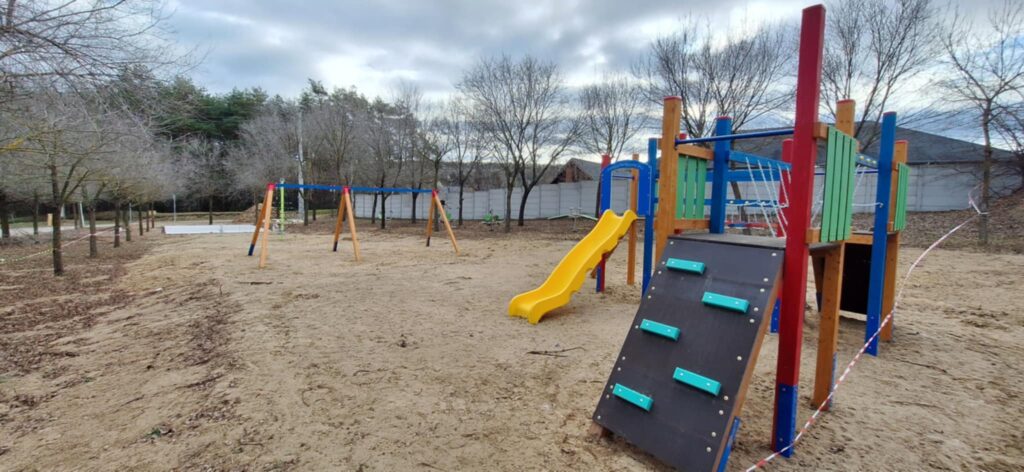 DÖNTSÜK EL KÖZÖSEN